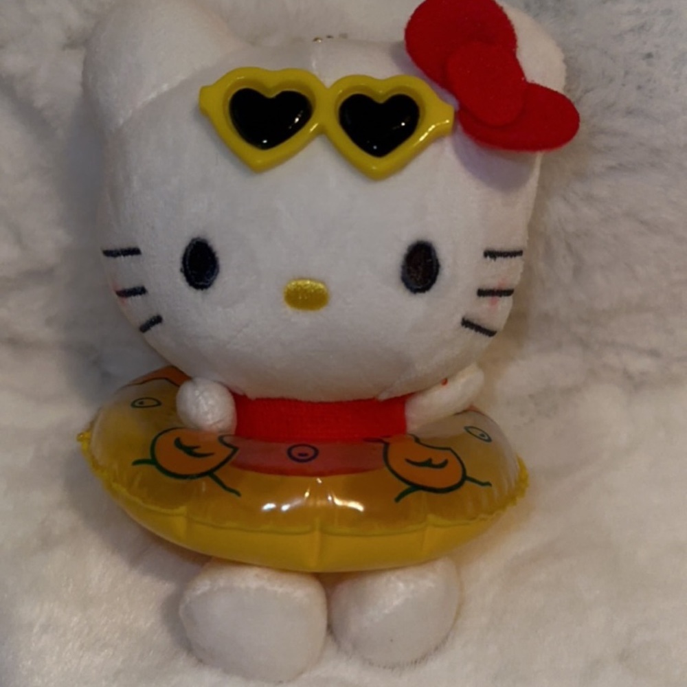 Hello kitty keychain